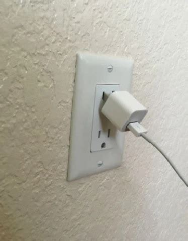 plug loose in electrical outlet